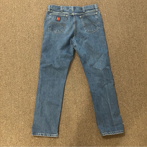 VINTAGE Wrangler Jeans Mens 36x32 Regular Fit Straight Medium Wash Denim Blue - Picture 2 of 6
